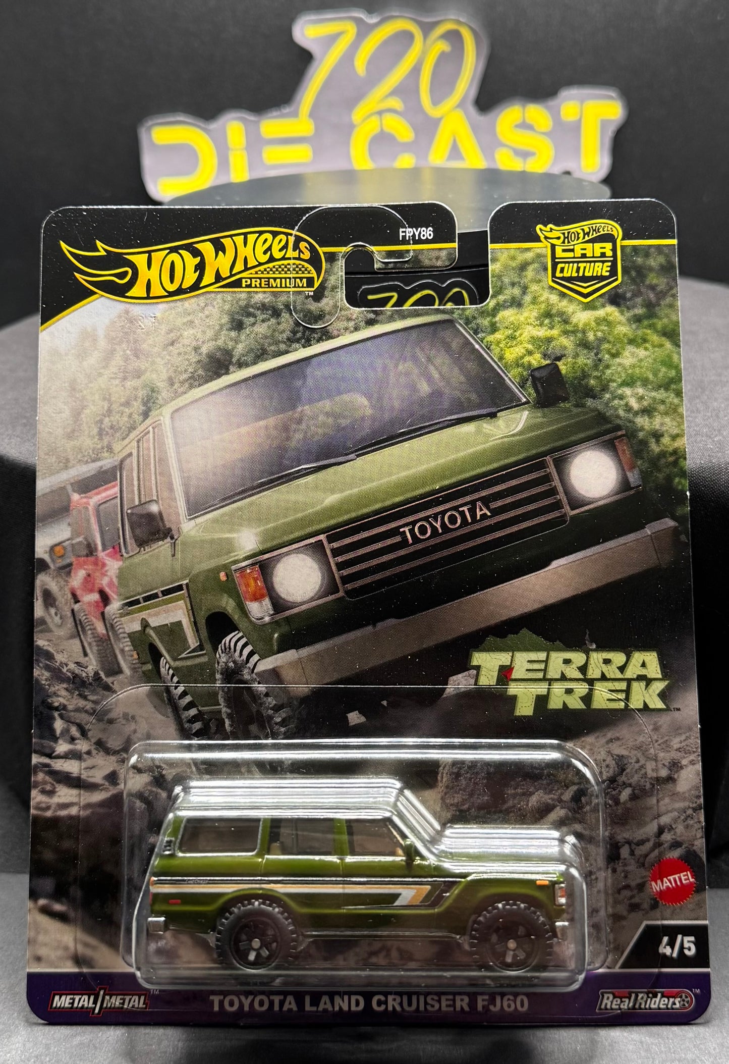 Hot Wheels Toyota Land Cruiser FJ60 - Terra Trek Car Culture Series 4/5